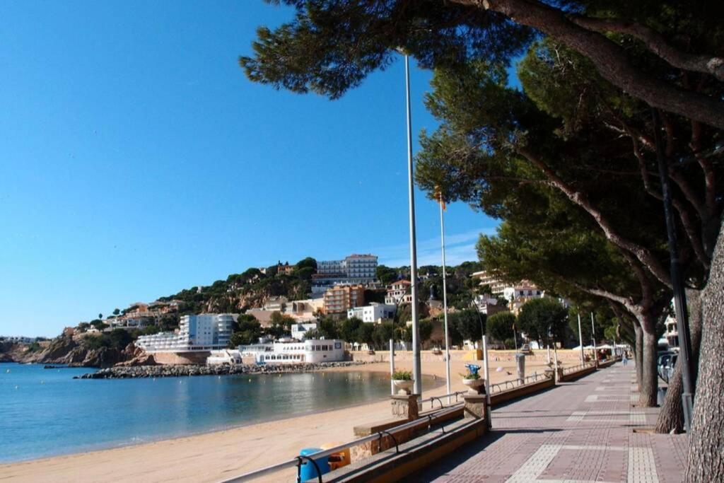 Nuevo Luminoso Apartamento Catalina A 80 Metros De La Playa Para 4 Personas Sant Feliu de Guíxols Esterno foto