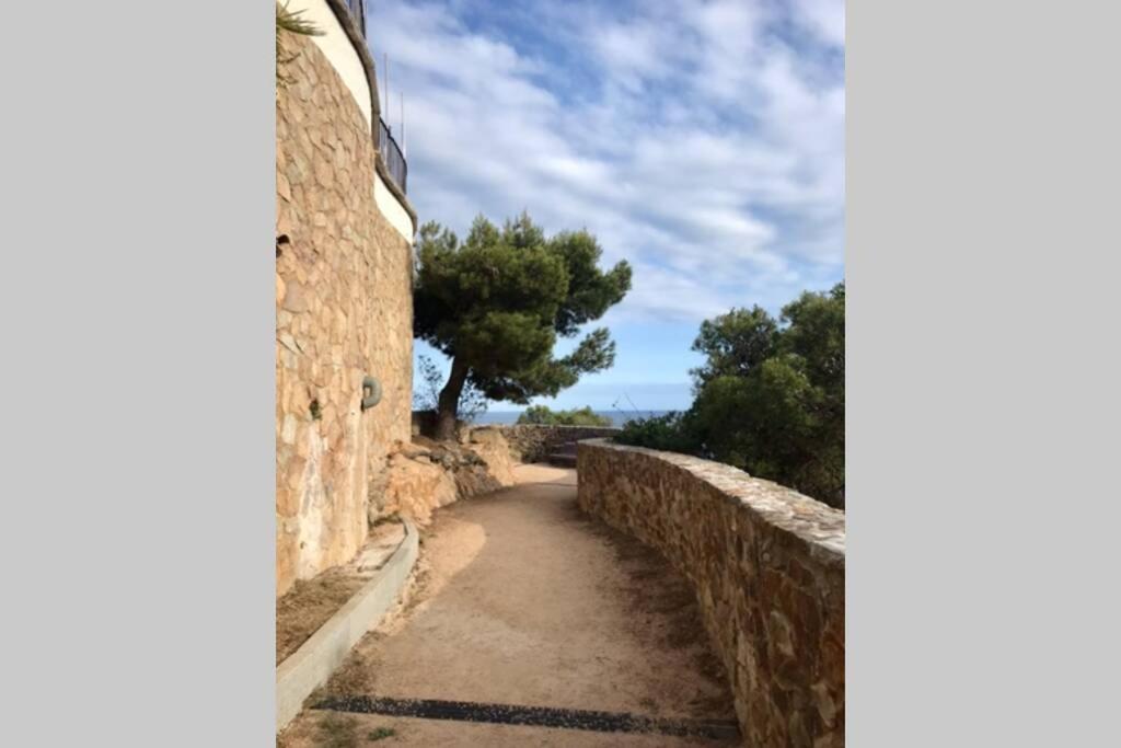 Nuevo Luminoso Apartamento Catalina A 80 Metros De La Playa Para 4 Personas Sant Feliu de Guíxols Esterno foto