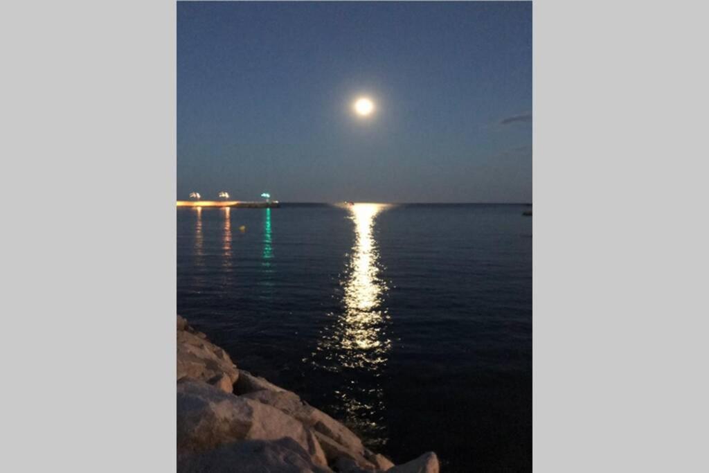 Nuevo Luminoso Apartamento Catalina A 80 Metros De La Playa Para 4 Personas Sant Feliu de Guíxols Esterno foto