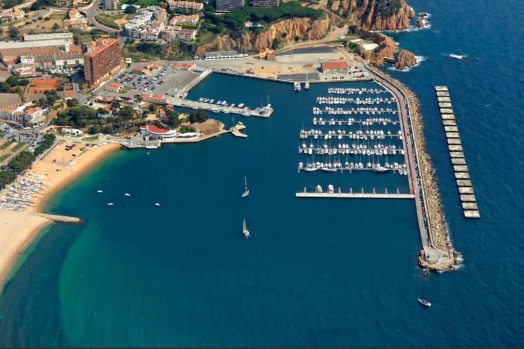 Nuevo Luminoso Apartamento Catalina A 80 Metros De La Playa Para 4 Personas Sant Feliu de Guíxols Esterno foto