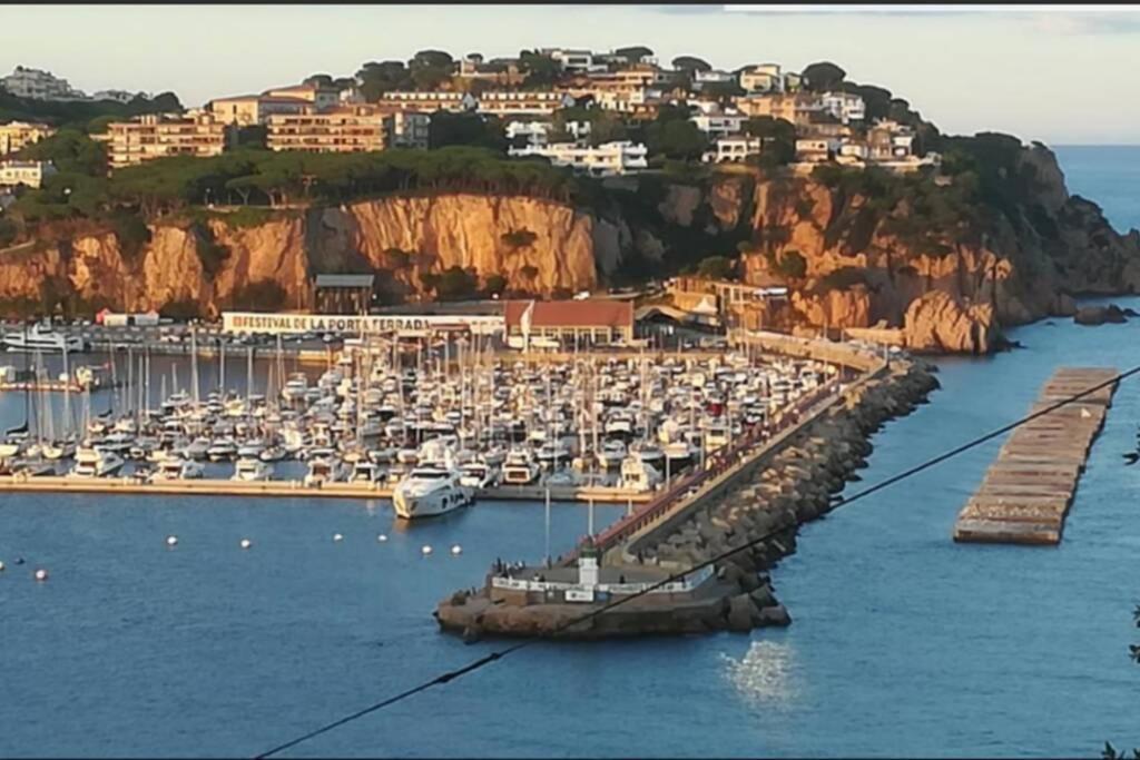 Nuevo Luminoso Apartamento Catalina A 80 Metros De La Playa Para 4 Personas Sant Feliu de Guíxols Esterno foto
