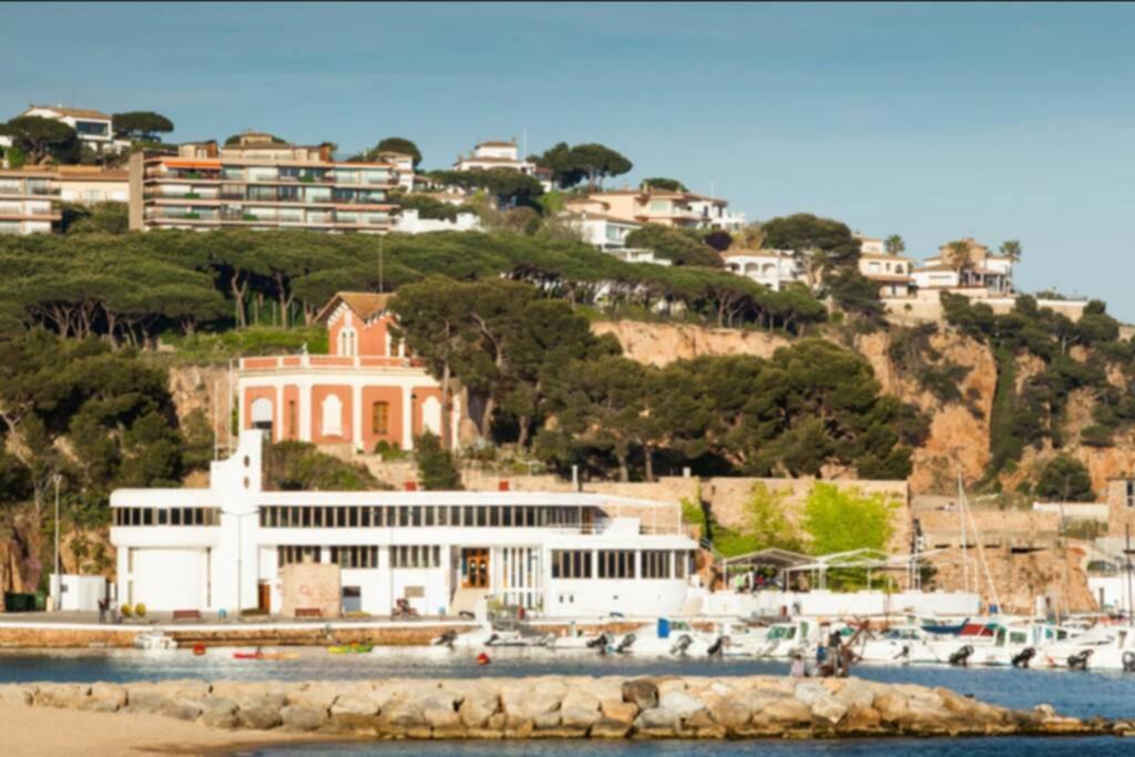 Nuevo Luminoso Apartamento Catalina A 80 Metros De La Playa Para 4 Personas Sant Feliu de Guíxols Esterno foto