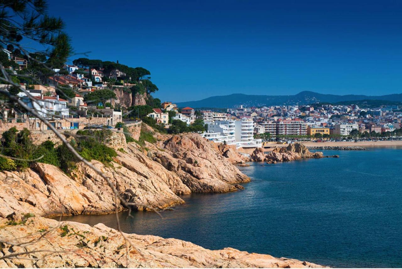 Nuevo Luminoso Apartamento Catalina A 80 Metros De La Playa Para 4 Personas Sant Feliu de Guíxols Esterno foto