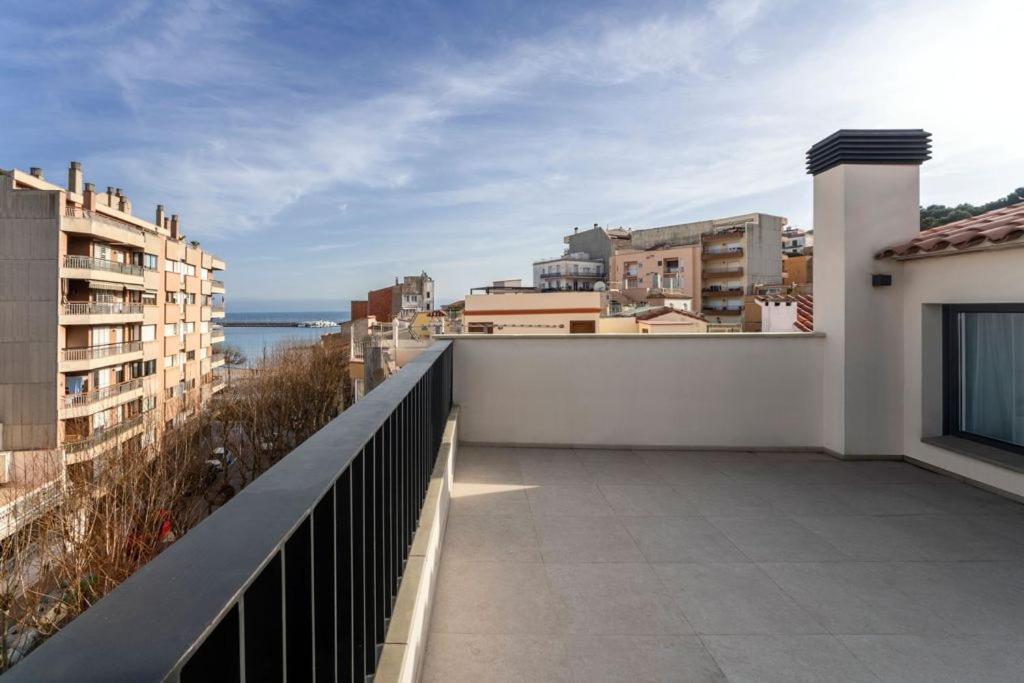 Nuevo Luminoso Apartamento Catalina A 80 Metros De La Playa Para 4 Personas Sant Feliu de Guíxols Esterno foto